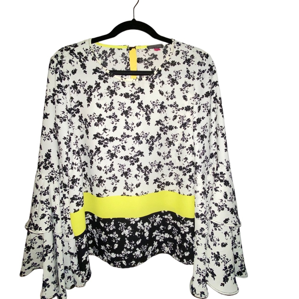 NWOT Vince Camuto flower print blouse with bell sleeves